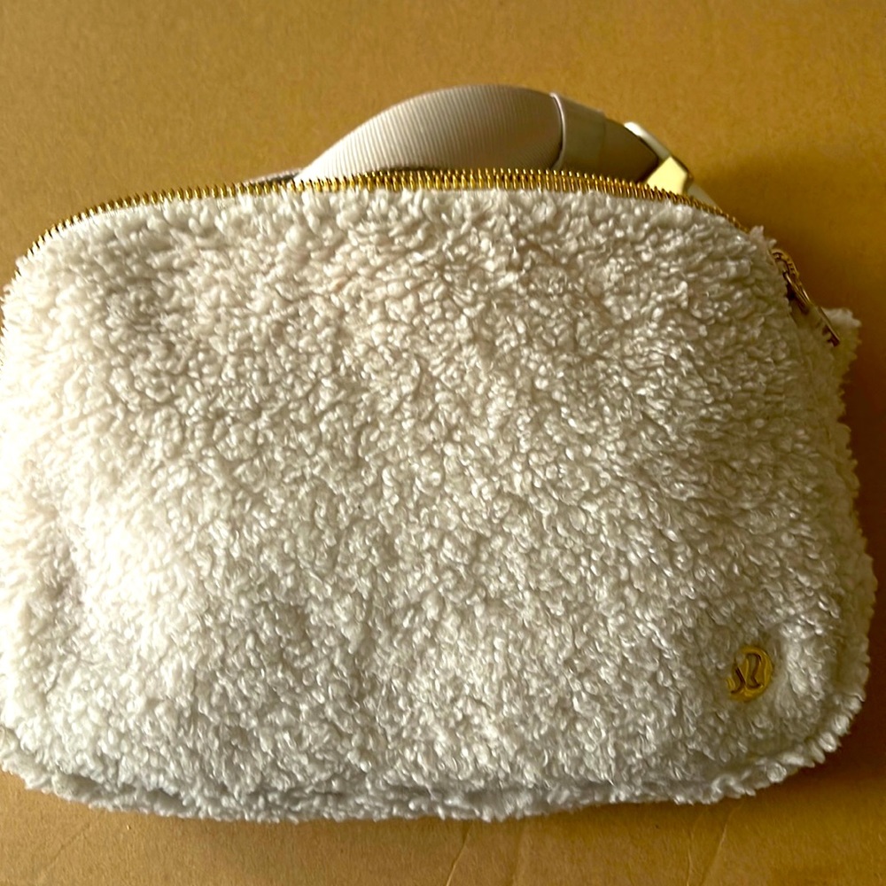 Lululemon cream fanny pack